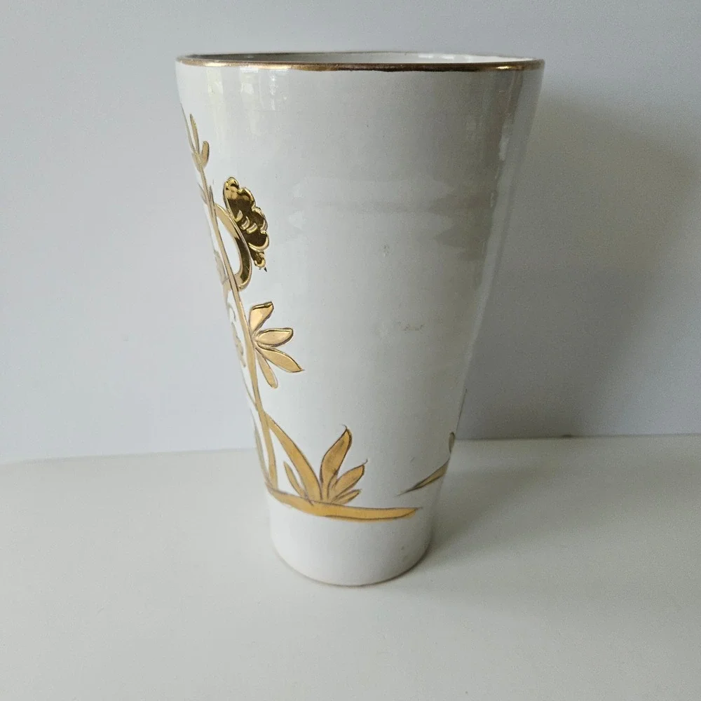 Handmade in Italy Vase Grapevine Motif White‎ with Gold-colored Accents